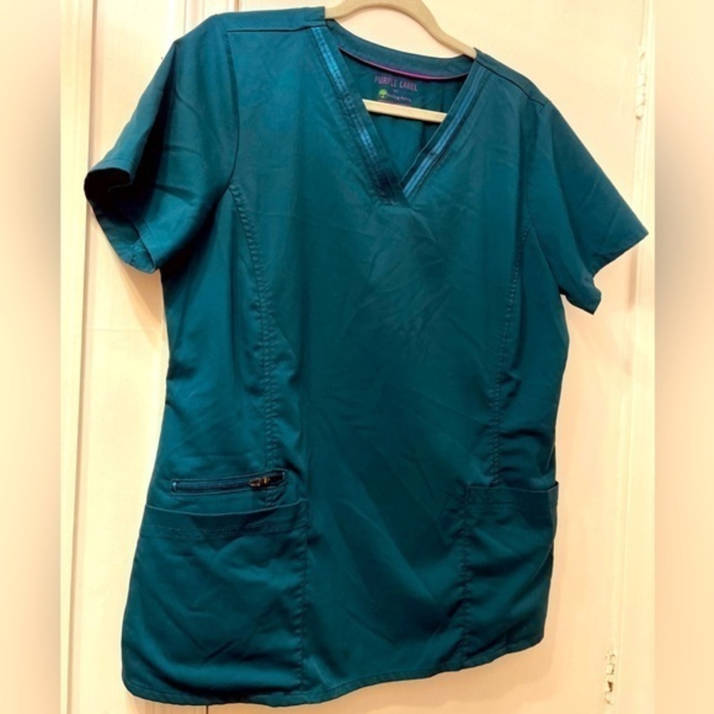 Green scrub top, size L